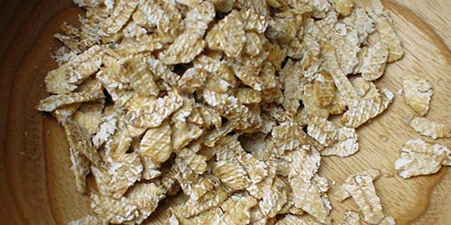 Oat flakes crushed with the Eschenfelder grain crusher